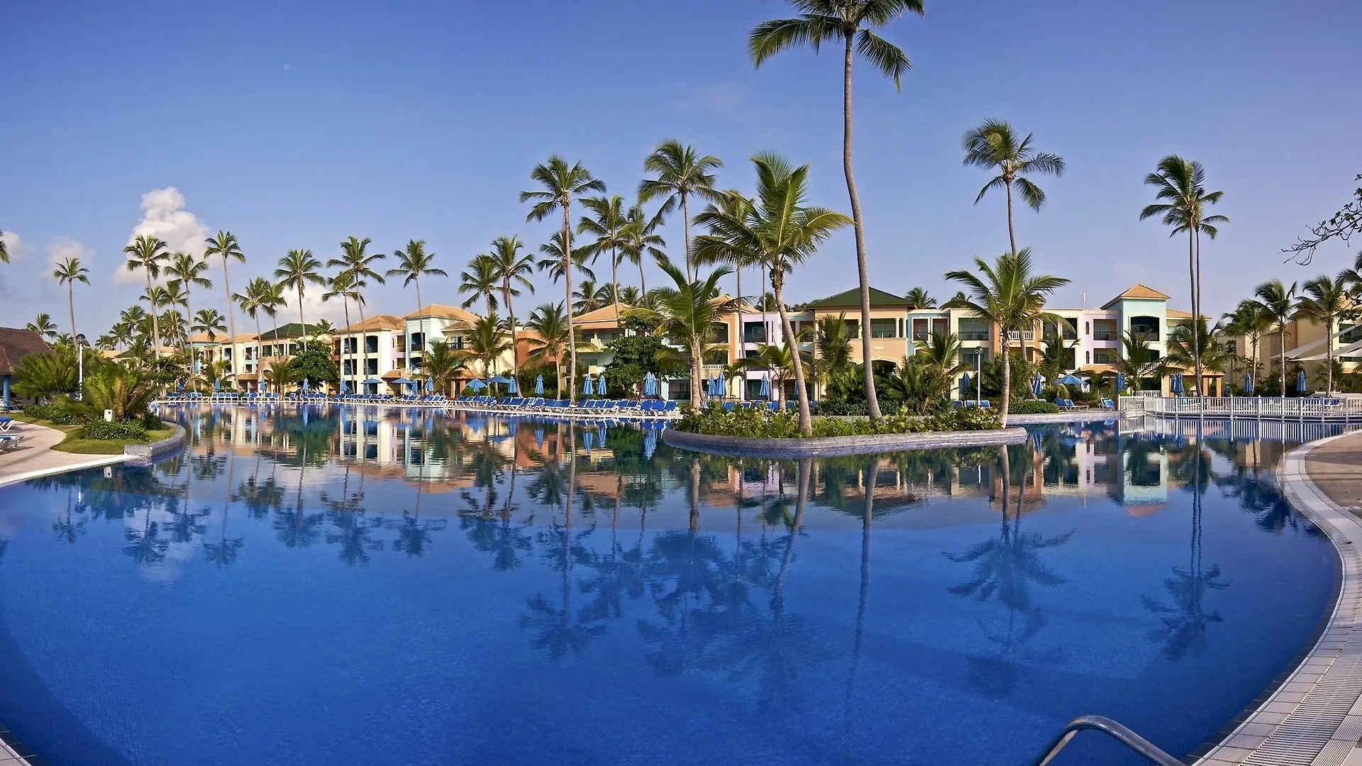 Privilege Club At Ocean Blue & Sand Bávaro 4*,